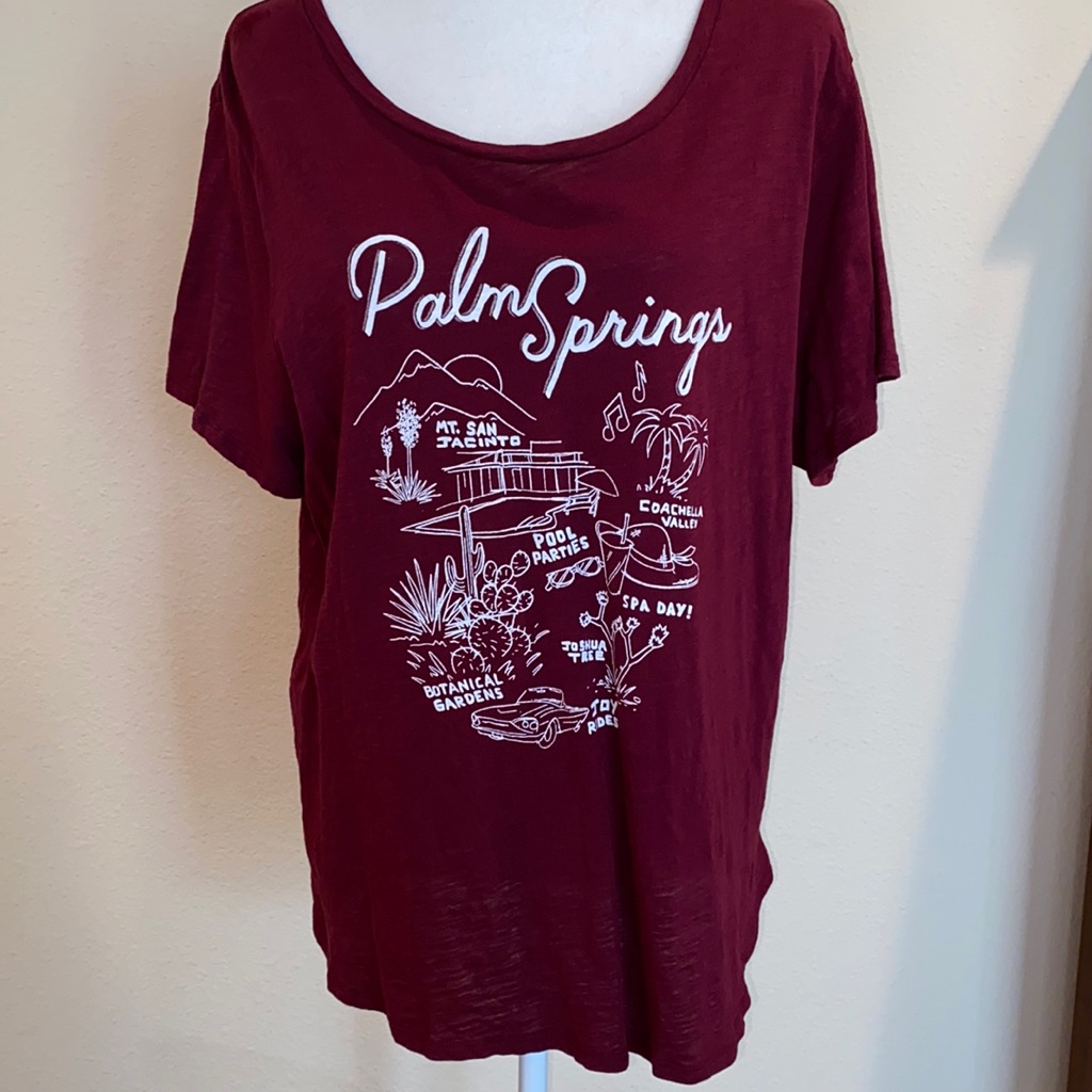 2/$15 Old Navy Burgundy T-Shirt, Xl